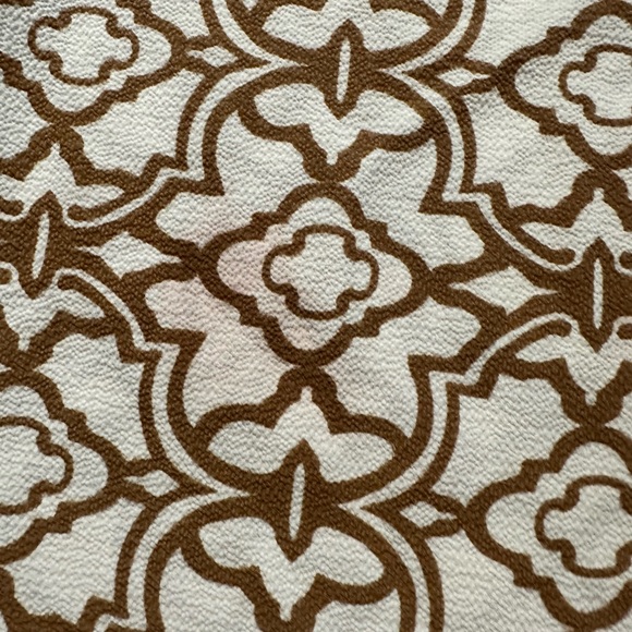 Chico’s Women’s Top | Brown / White Pattern Bell Sleeve Cold Shoulder| Size 3 - Picture 6 of 7